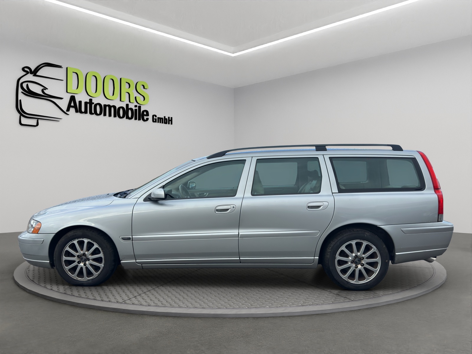VOLVO V70 D5 Momentum-image-6