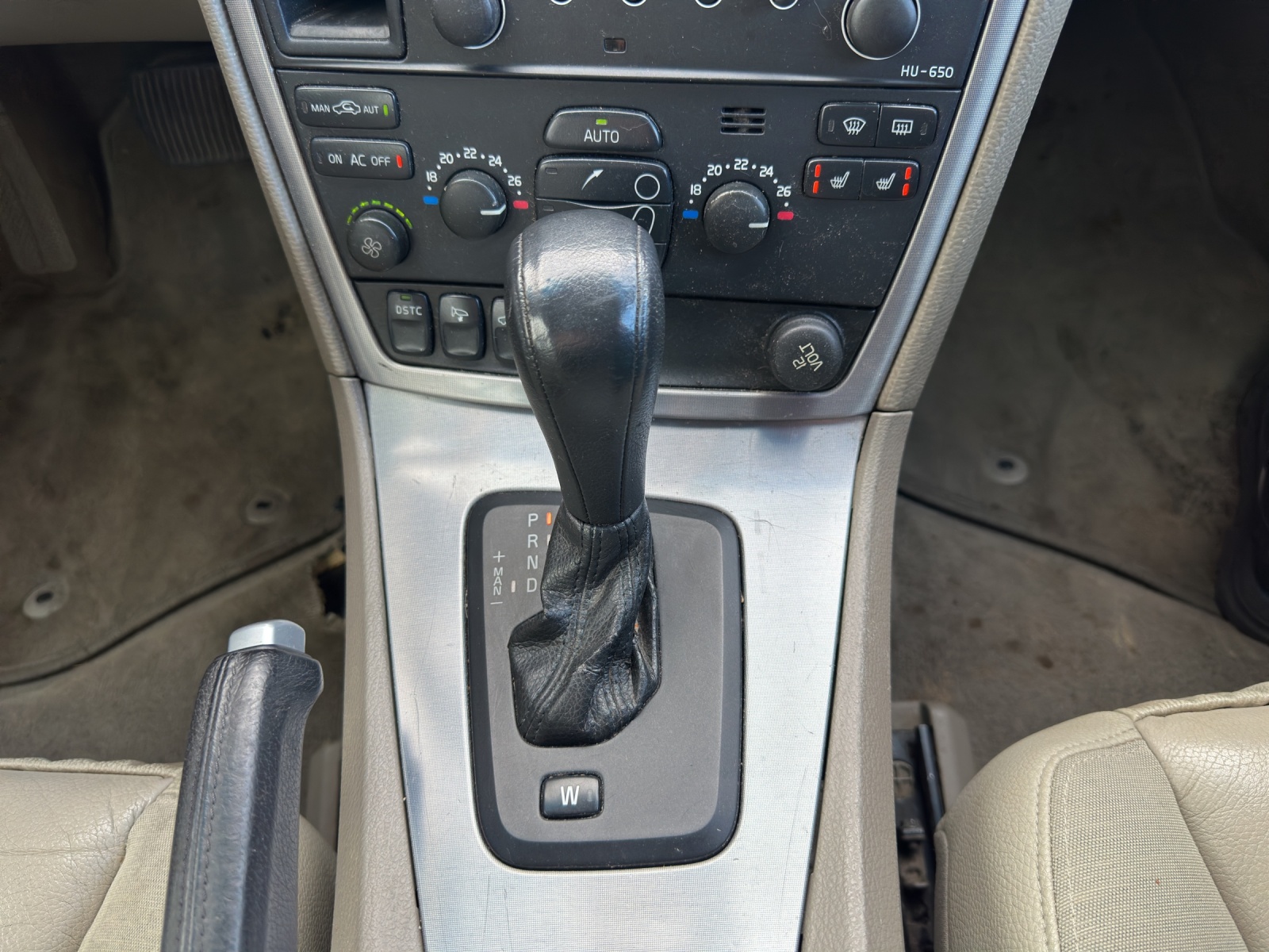 VOLVO V70 D5 Momentum-image-11