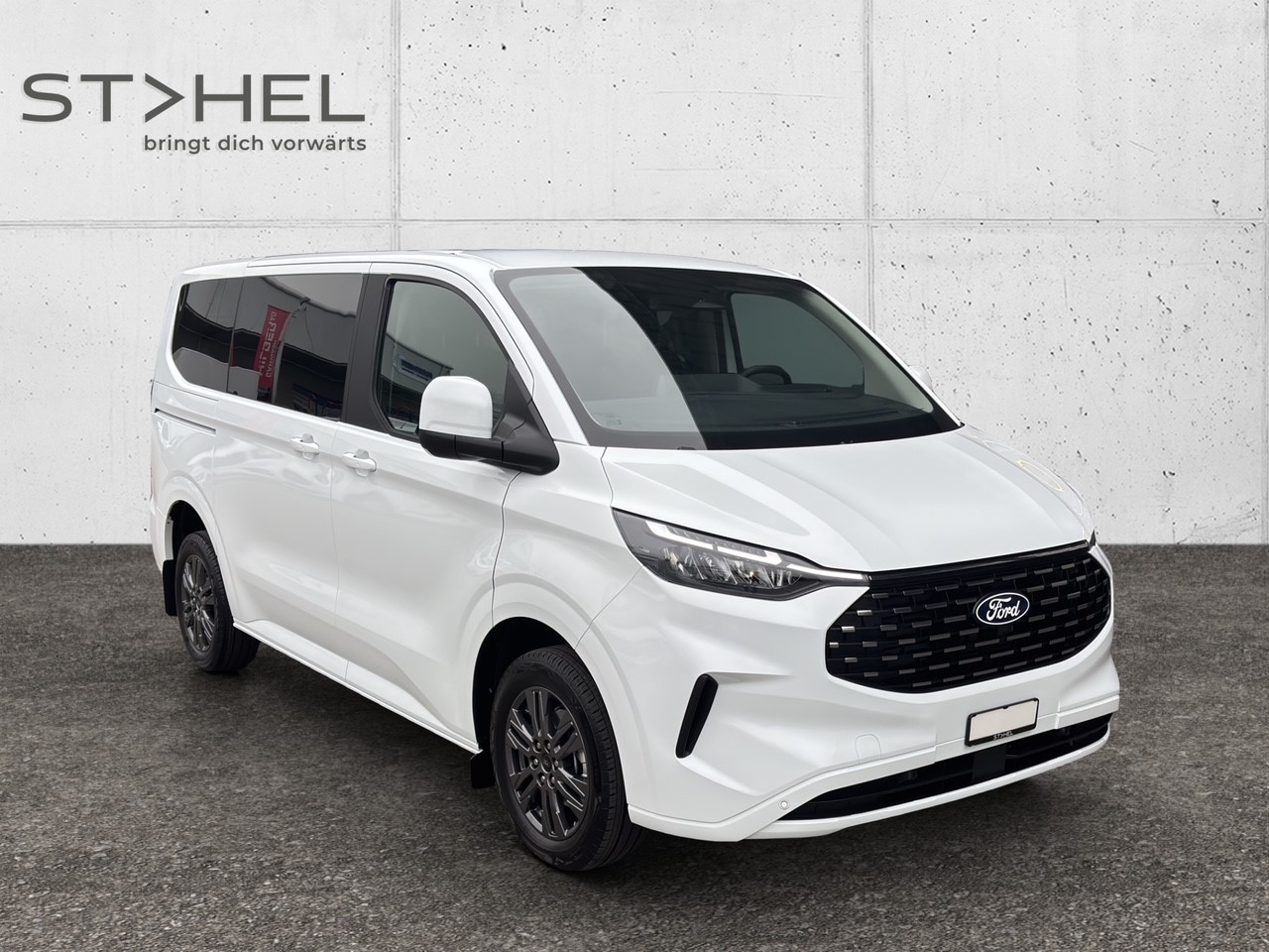 FORD Tourneo C Bus 320 L1 2.0 EcoBlue 136 Titanium