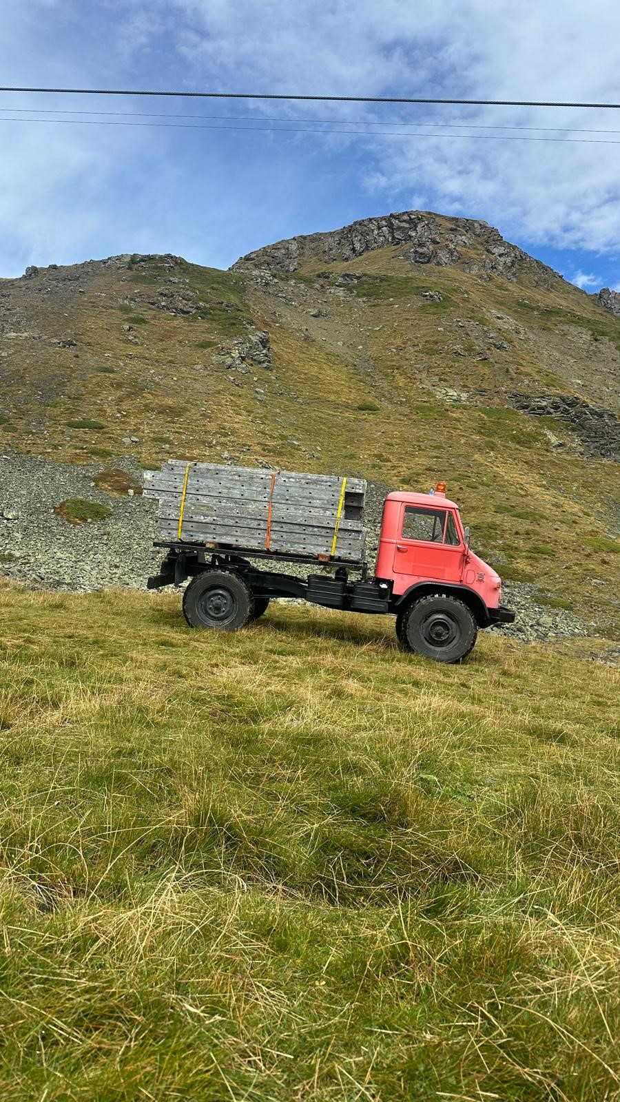 UNIMOG S-404.113-showroom-element-3