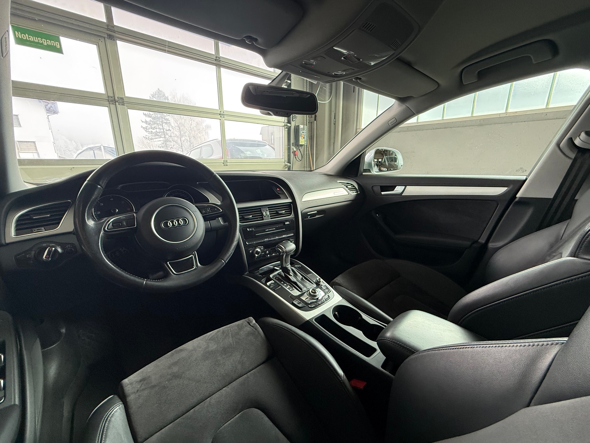 AUDI A4 allroad 3.0 TDI quattro S-tronic-image-11