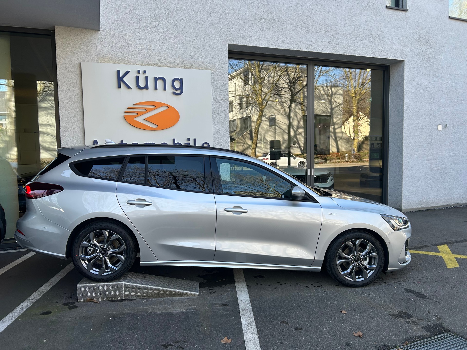 FORD Focus 1.0 MHEV ST-Line X Automat-image-5