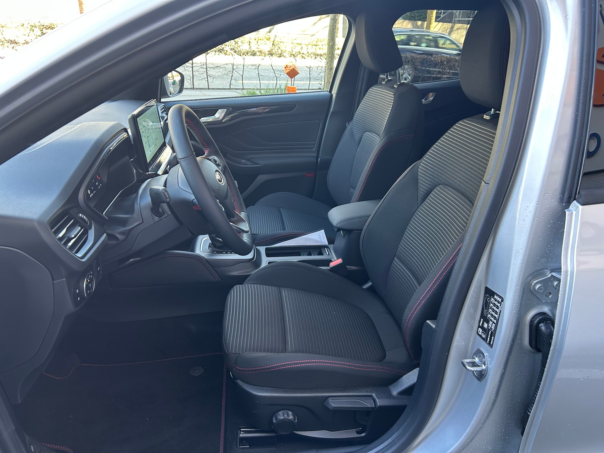 FORD Focus 1.0 MHEV ST-Line X Automat-image-8