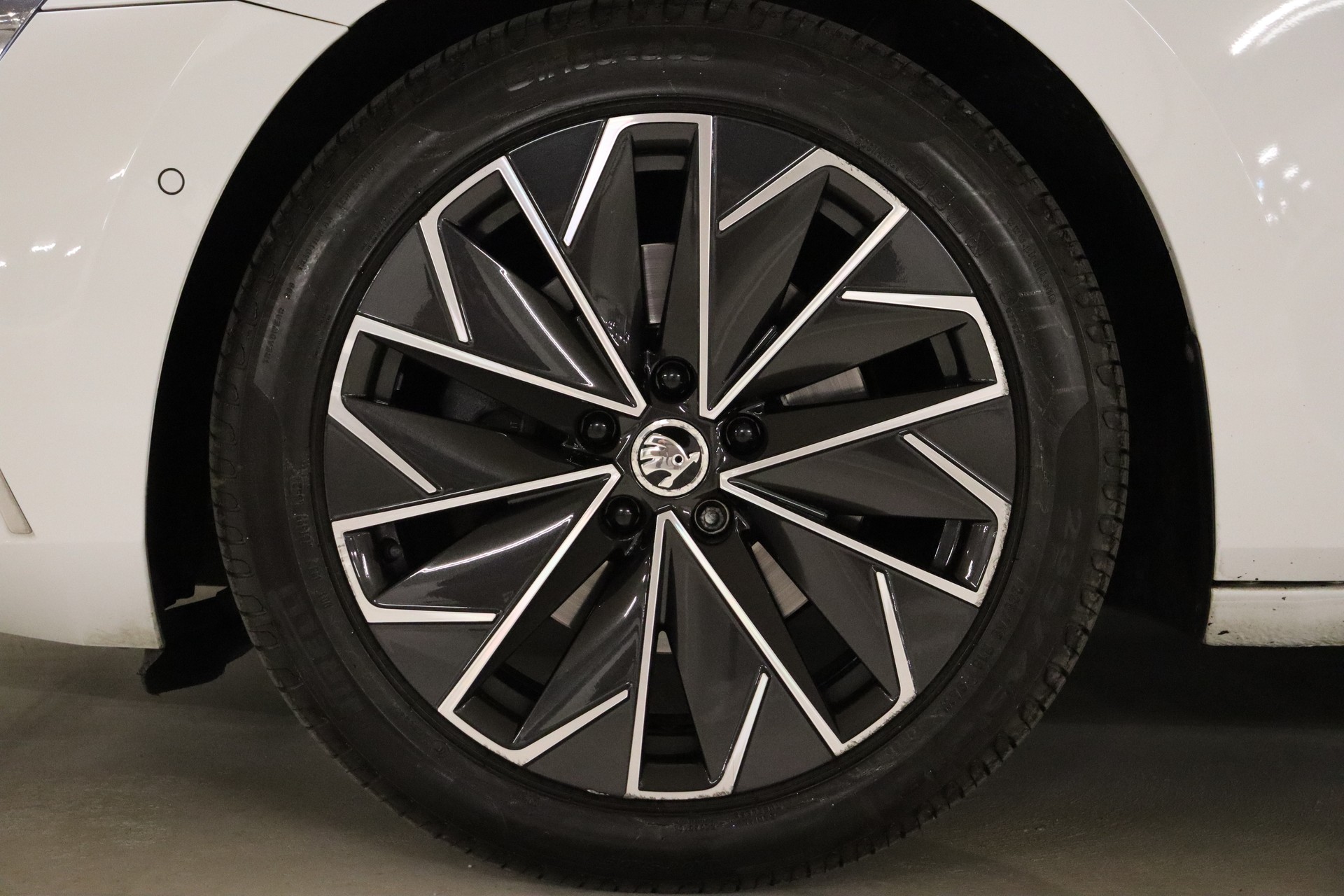 SKODA SUPERB COMBI 2.0 TDI L&K DSG ** FAHRASSISTENZ-PAKET ** 360 GRAD KAMERA ** SITZKÜHLUNG-/MASSAGE ** AHK **-image-10