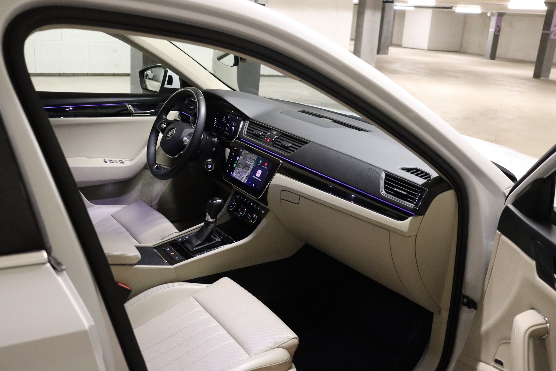 SKODA SUPERB COMBI 2.0 TDI L&K DSG ** FAHRASSISTENZ-PAKET ** 360 GRAD KAMERA ** SITZKÜHLUNG-/MASSAGE ** AHK **-image-17