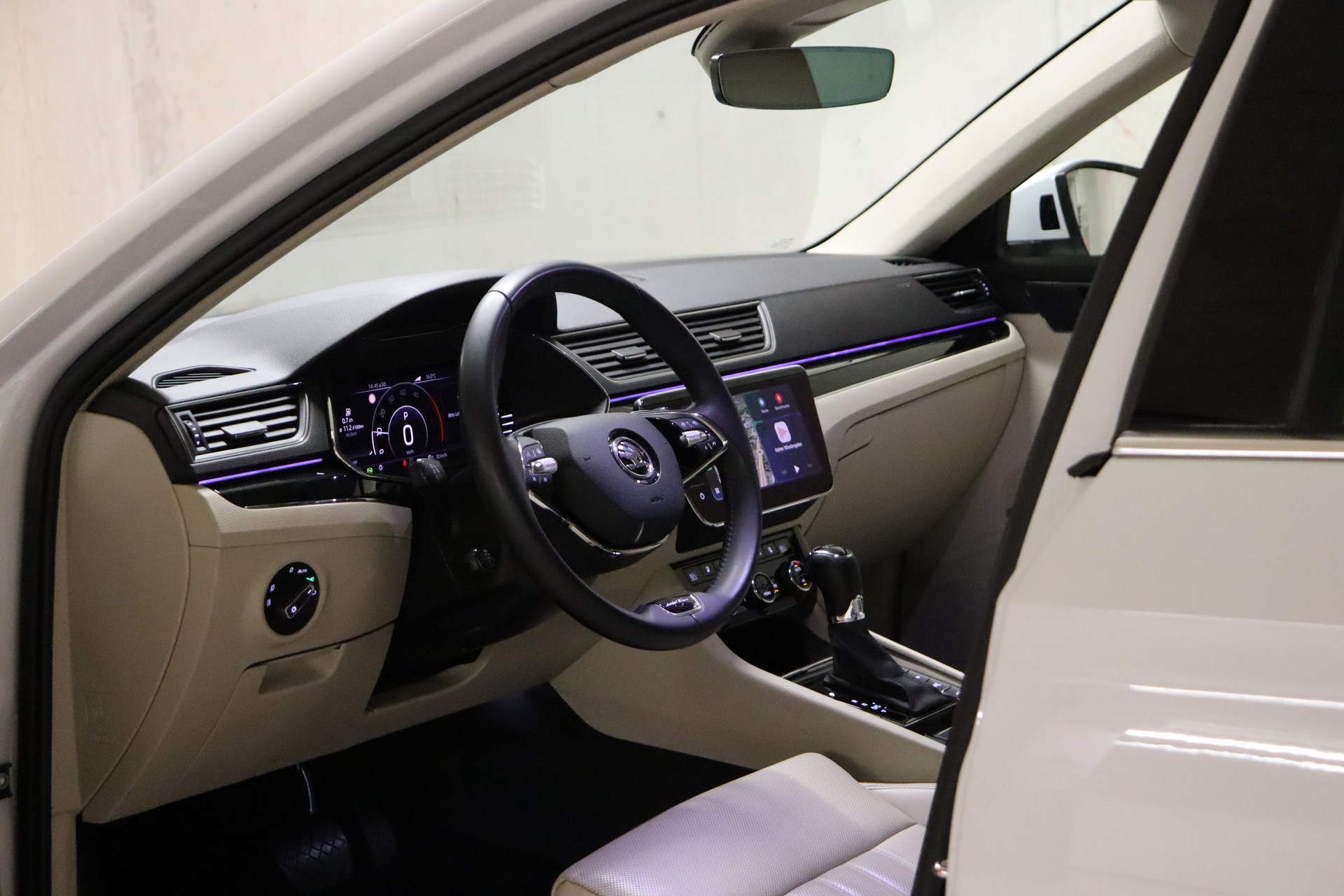 SKODA SUPERB COMBI 2.0 TDI L&K DSG ** FAHRASSISTENZ-PAKET ** 360 GRAD KAMERA ** SITZKÜHLUNG-/MASSAGE ** AHK **-image-13