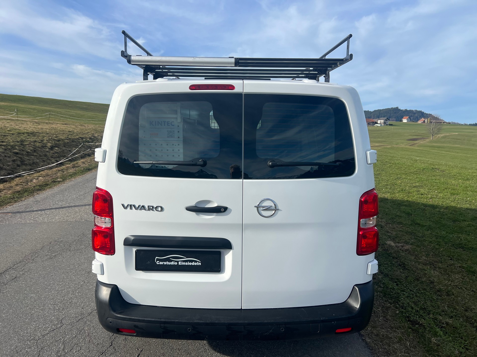 OPEL Vivaro Cargo 1.5 CDTI Inkl. Innenausbau!-image-3