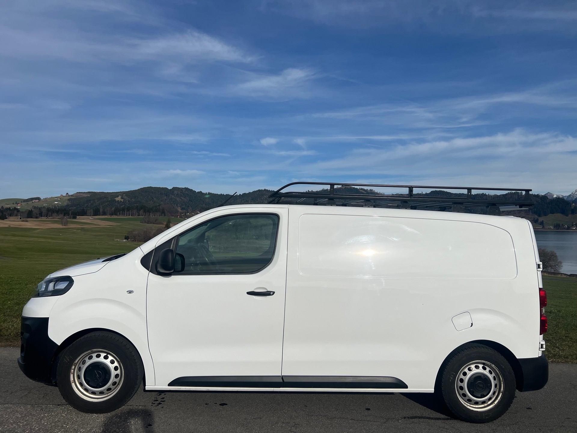 OPEL Vivaro Cargo 1.5 CDTI Inkl. Innenausbau!-image-2