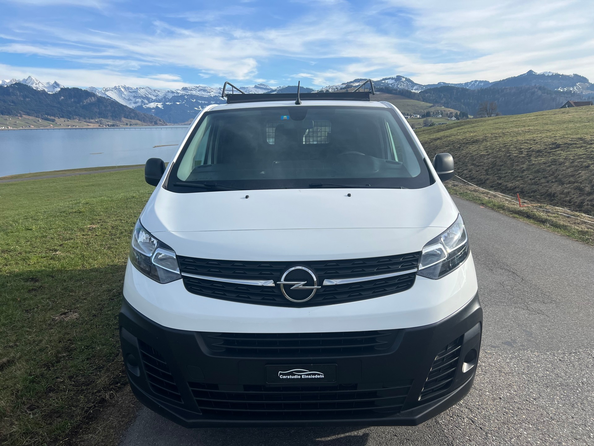 OPEL Vivaro Cargo 1.5 CDTI Inkl. Innenausbau!-image-1