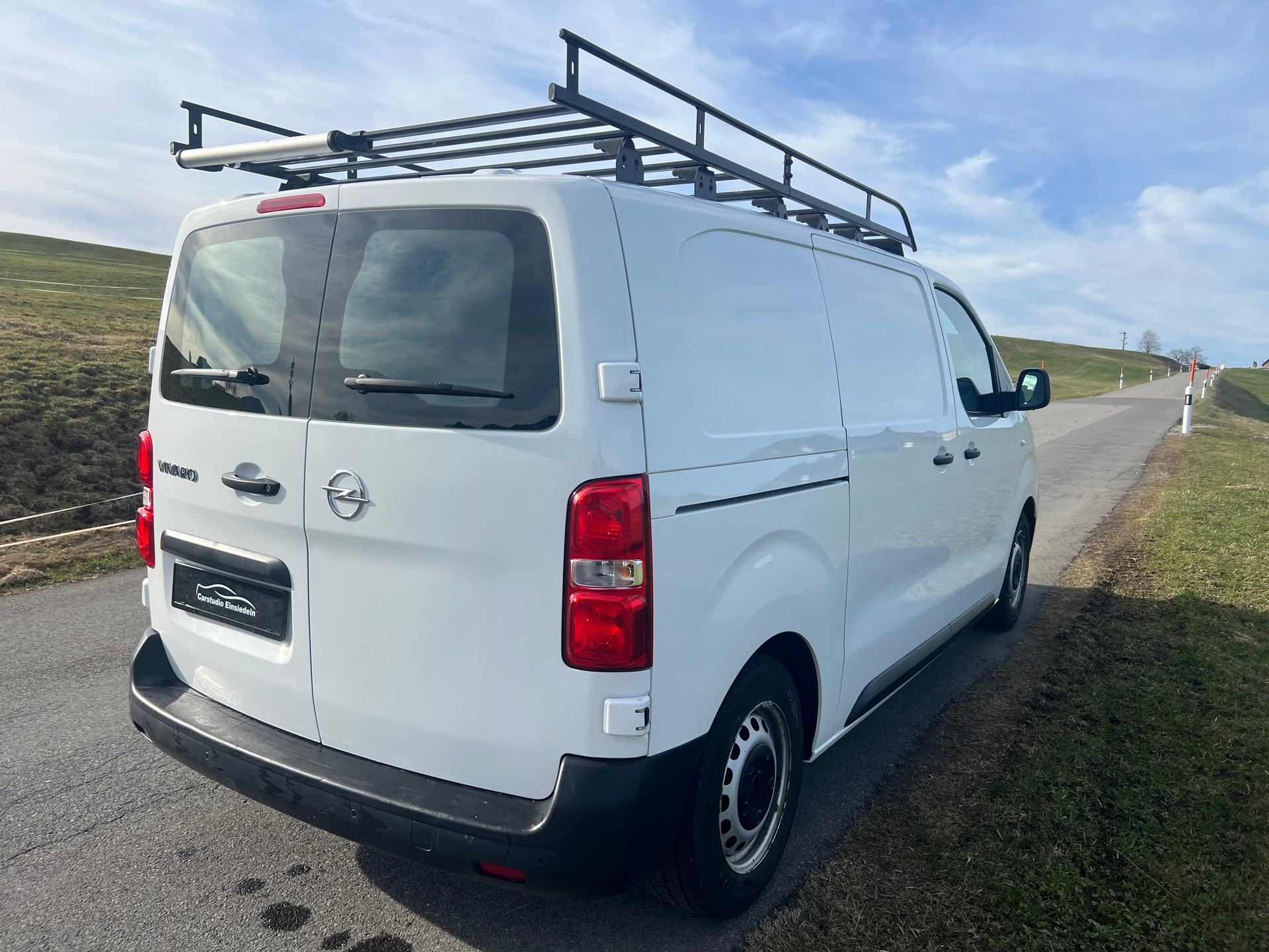 OPEL Vivaro Cargo 1.5 CDTI Inkl. Innenausbau!-image-4