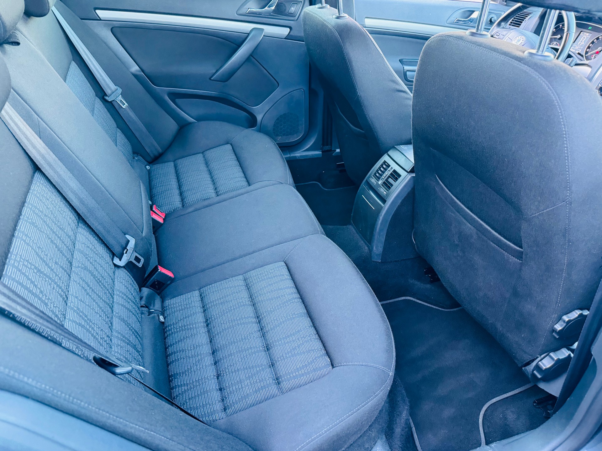 SKODA Octavia Combi 1.8 TSI Elegance-image-5