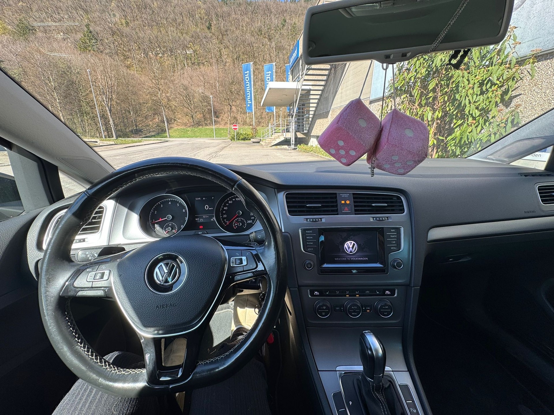 VW Golf 1.4 TSI Lounge DSG-image-8