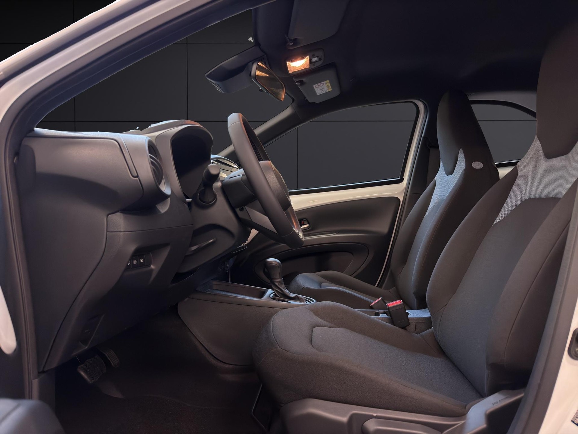 TOYOTA Aygo X 1.5 VVT-i HSD Trend-image-8
