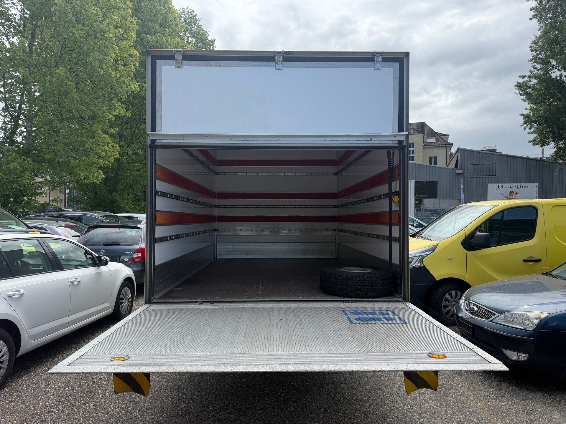MERCEDES-BENZ Sprinter 316 CDI Standard ** CH-Fahrzeug ** Hebebühne * RF-Kamera * Nutzlast 800Kg * Frisch Ab MFK-image-12