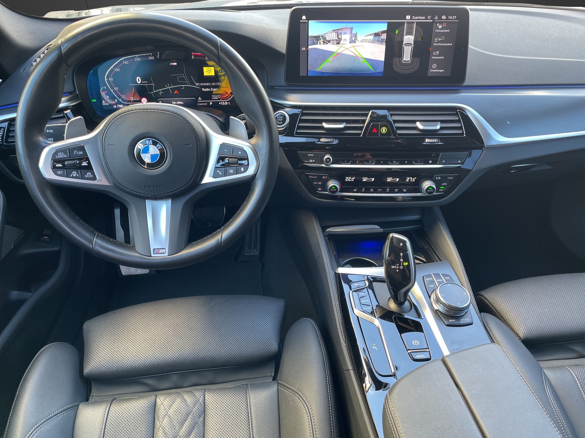 BMW 530d xDrive 48V Touring Pure M Sport Steptronic-image-9