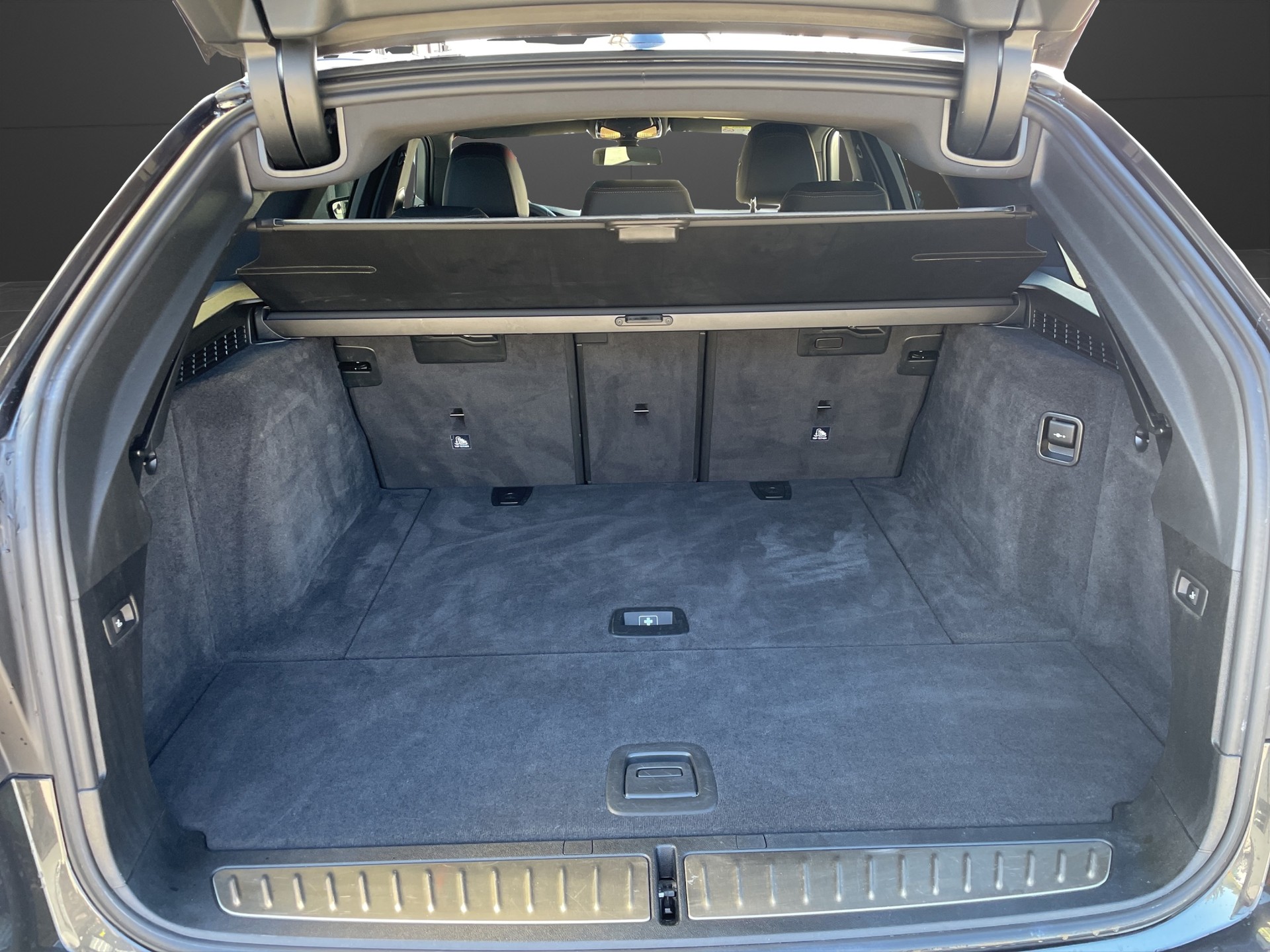 BMW 530d xDrive 48V Touring Pure M Sport Steptronic-image-6