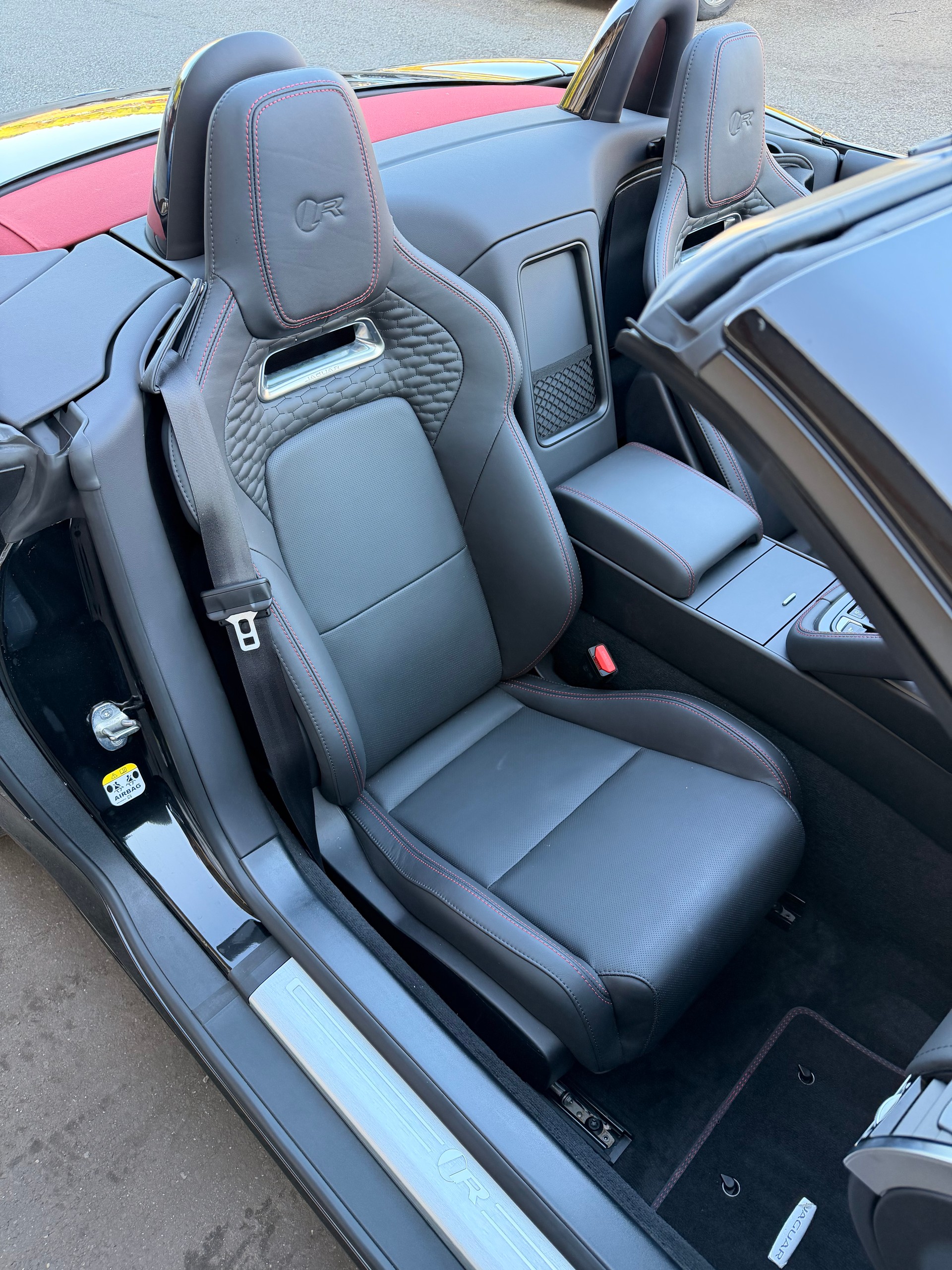 JAGUAR F-Type Convertible 5.0 V8 R75 AWD Automatik-image-18