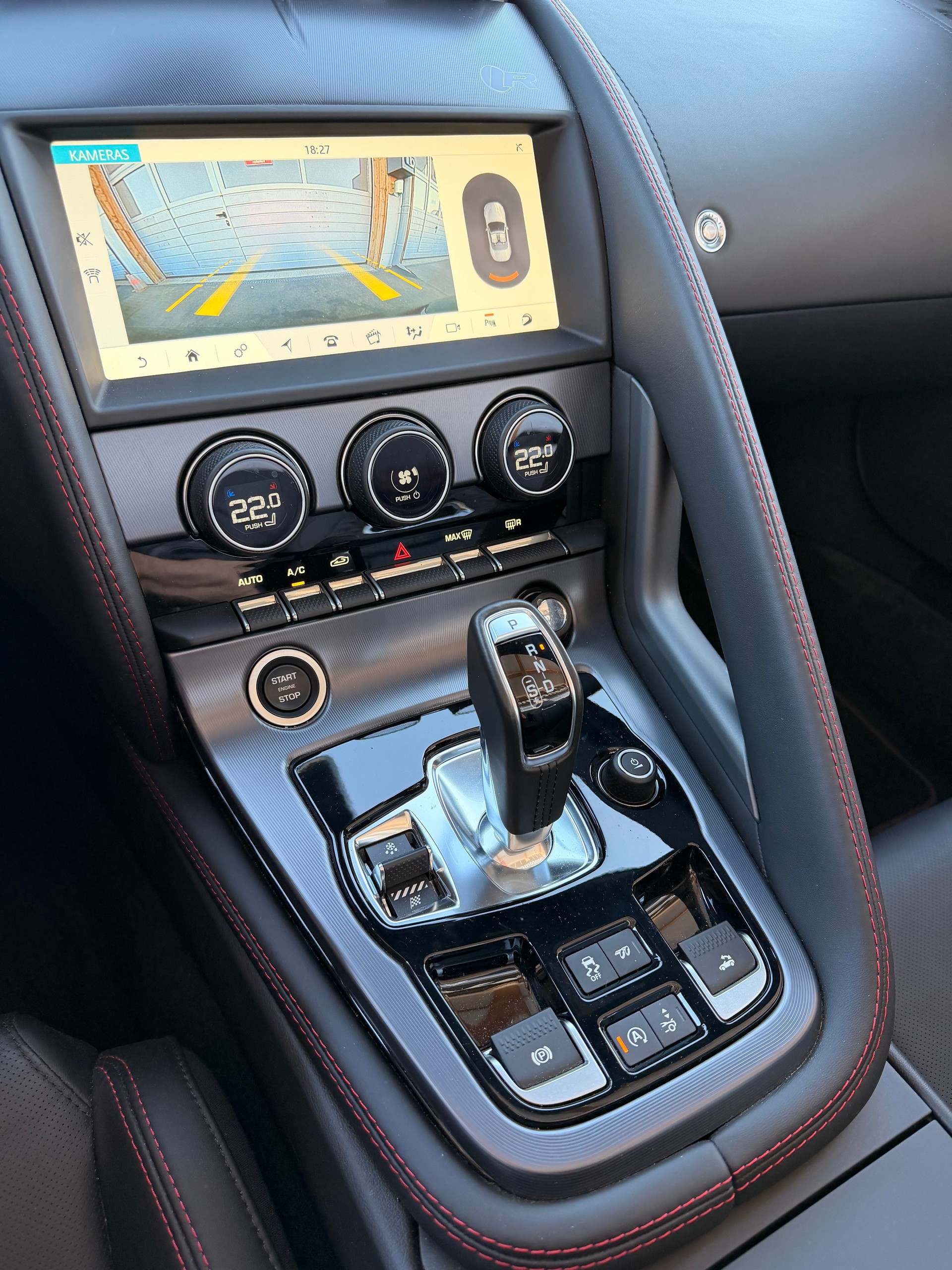 JAGUAR F-Type Convertible 5.0 V8 R75 AWD Automatik-image-20