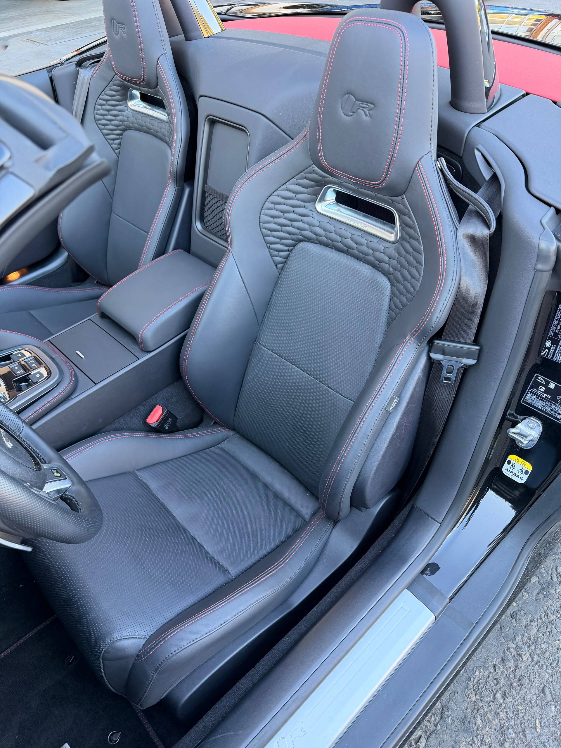JAGUAR F-Type Convertible 5.0 V8 R75 AWD Automatik-image-13