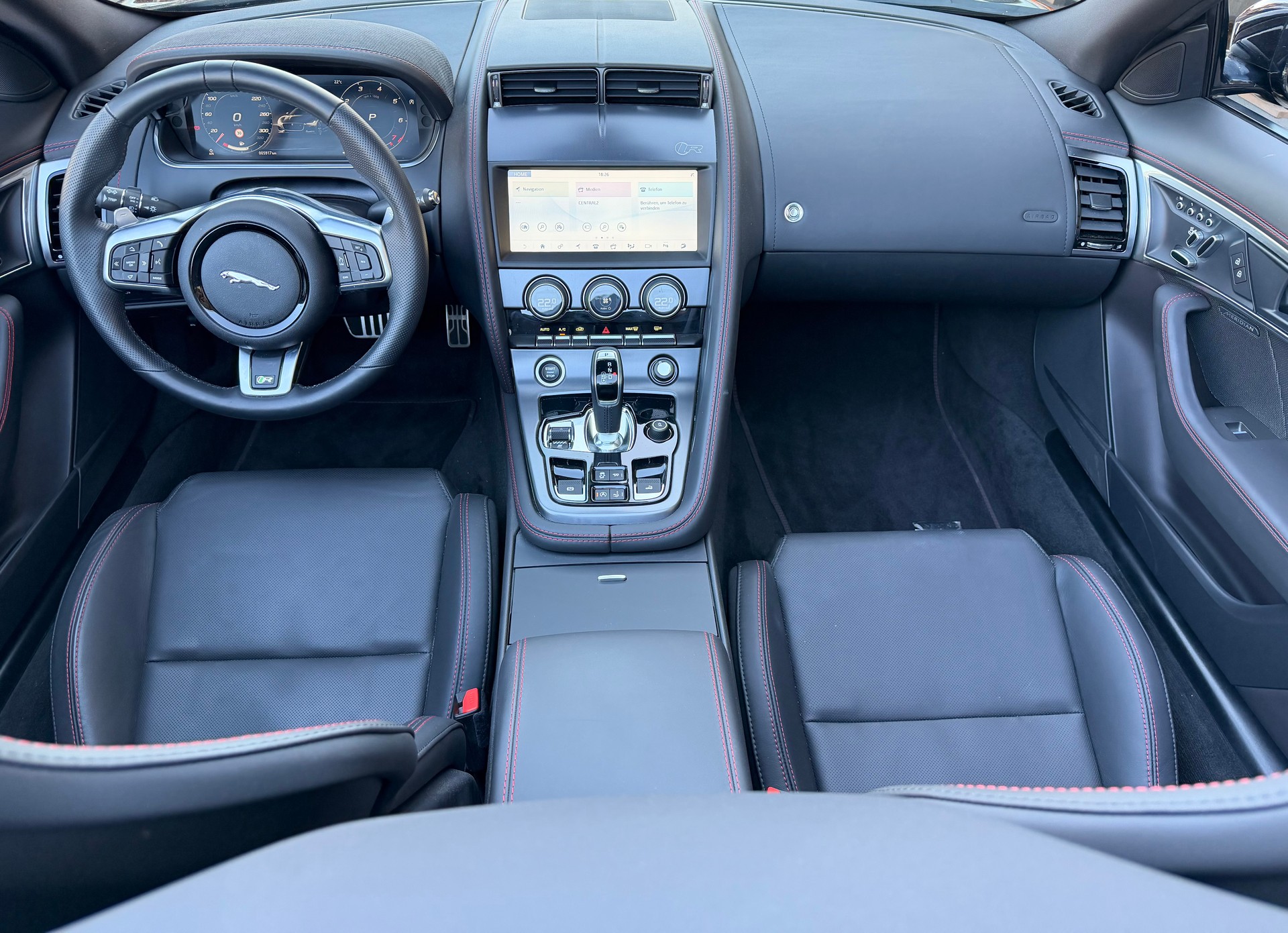 JAGUAR F-Type Convertible 5.0 V8 R75 AWD Automatik-image-15