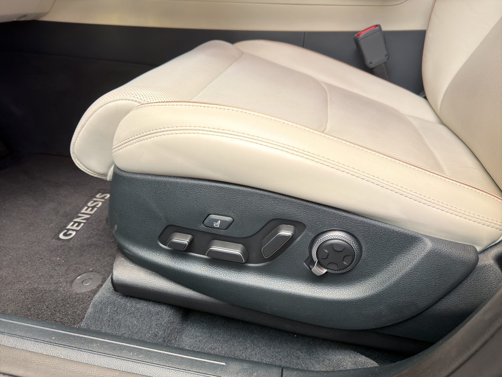 GENESIS GV70 Electrified Sport kWh 77,4 AWD-image-18