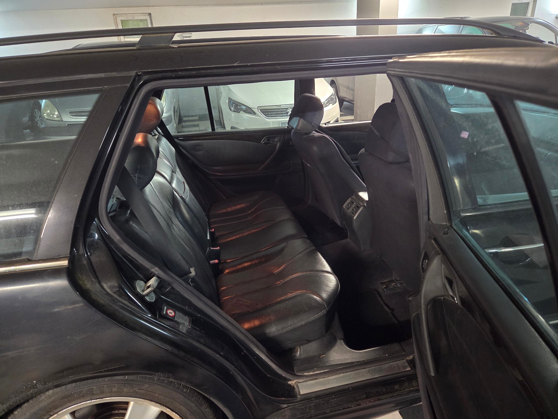 MERCEDES-BENZ E 55 AMG Avantgarde Automatic-image-9