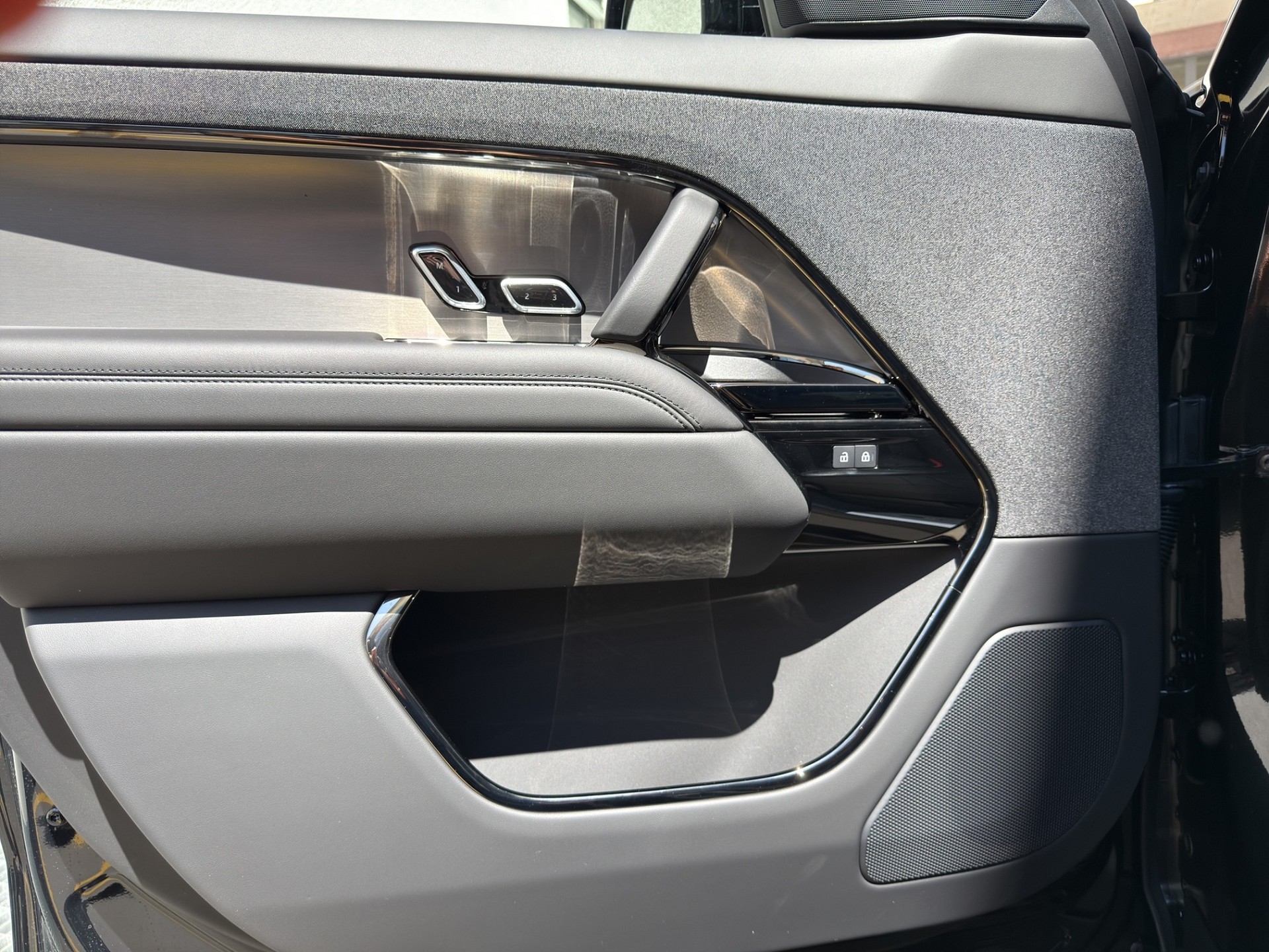 LAND ROVER Range Rover Sport 3.0 I6 P460e SE Dynamic-image-12