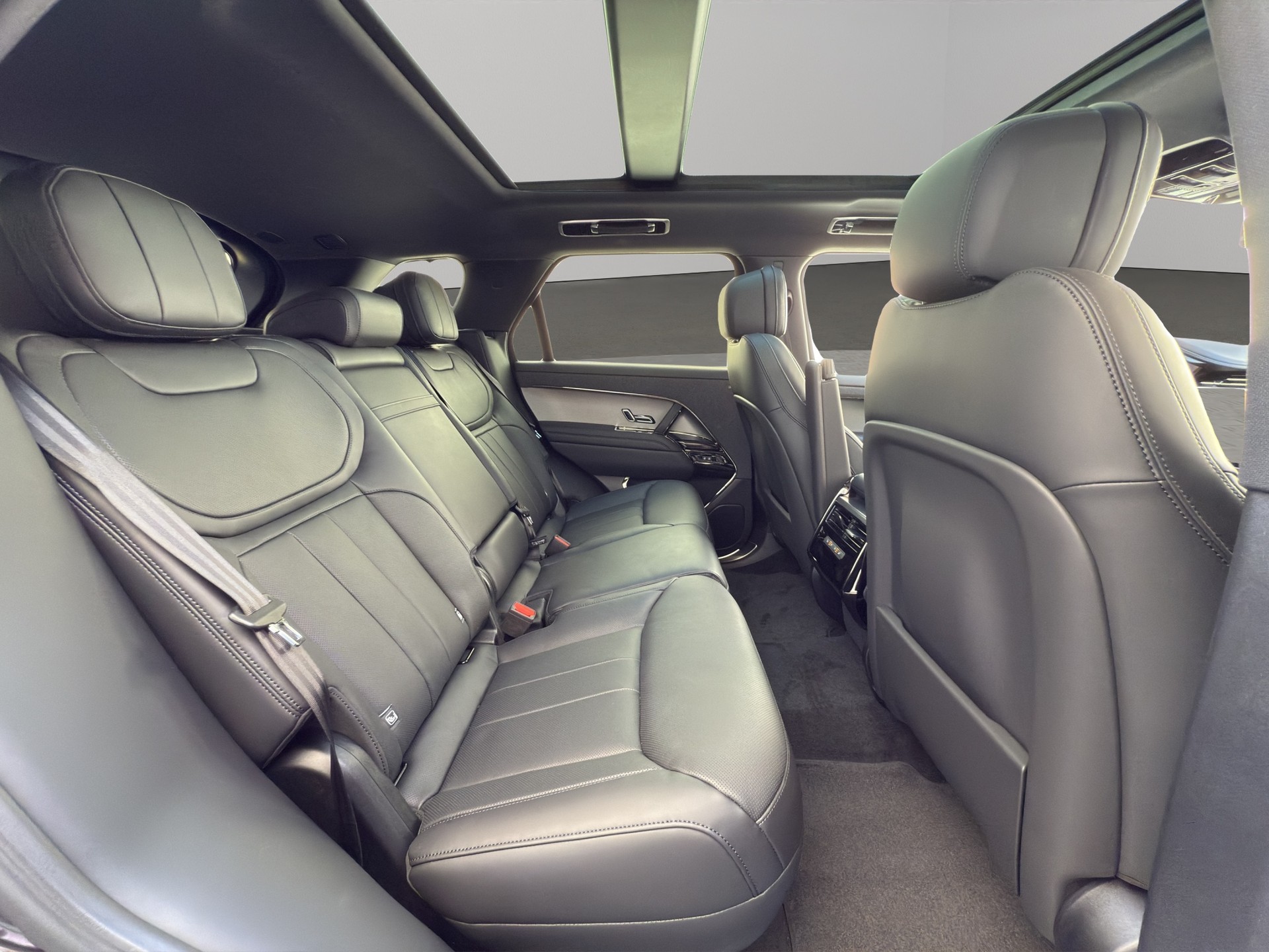 LAND ROVER Range Rover Sport 3.0 I6 P460e SE Dynamic-image-15