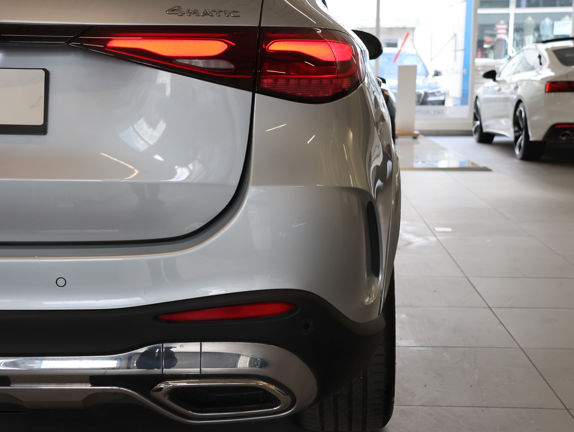 MERCEDES-BENZ GLC 220 d AMG Line 4Matic 9G-Tronic *Werksgarantie*Panorama*AHK*-image-11