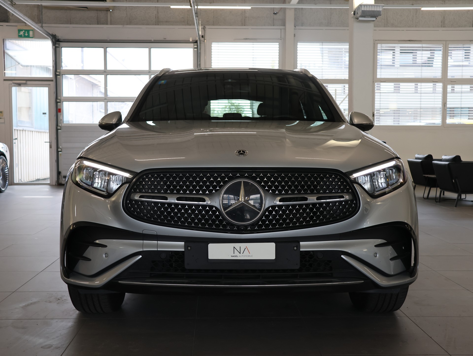 MERCEDES-BENZ GLC 220 d AMG Line 4Matic 9G-Tronic *Werksgarantie*Panorama*AHK*-showroom-element-2
