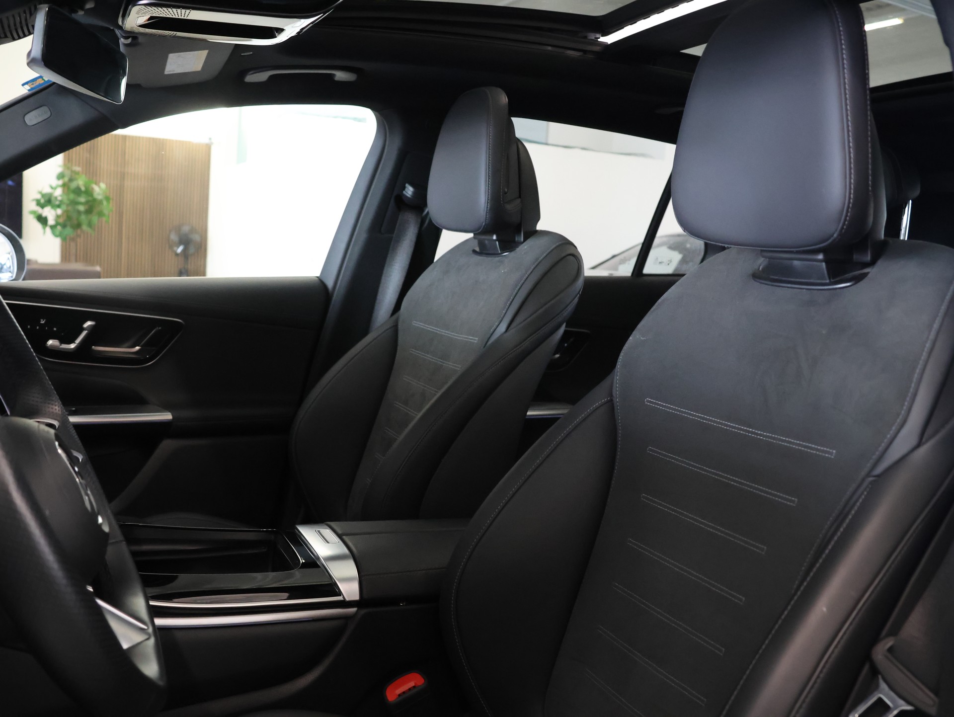 MERCEDES-BENZ GLC 220 d AMG Line 4Matic 9G-Tronic *Werksgarantie*Panorama*AHK*-image-23