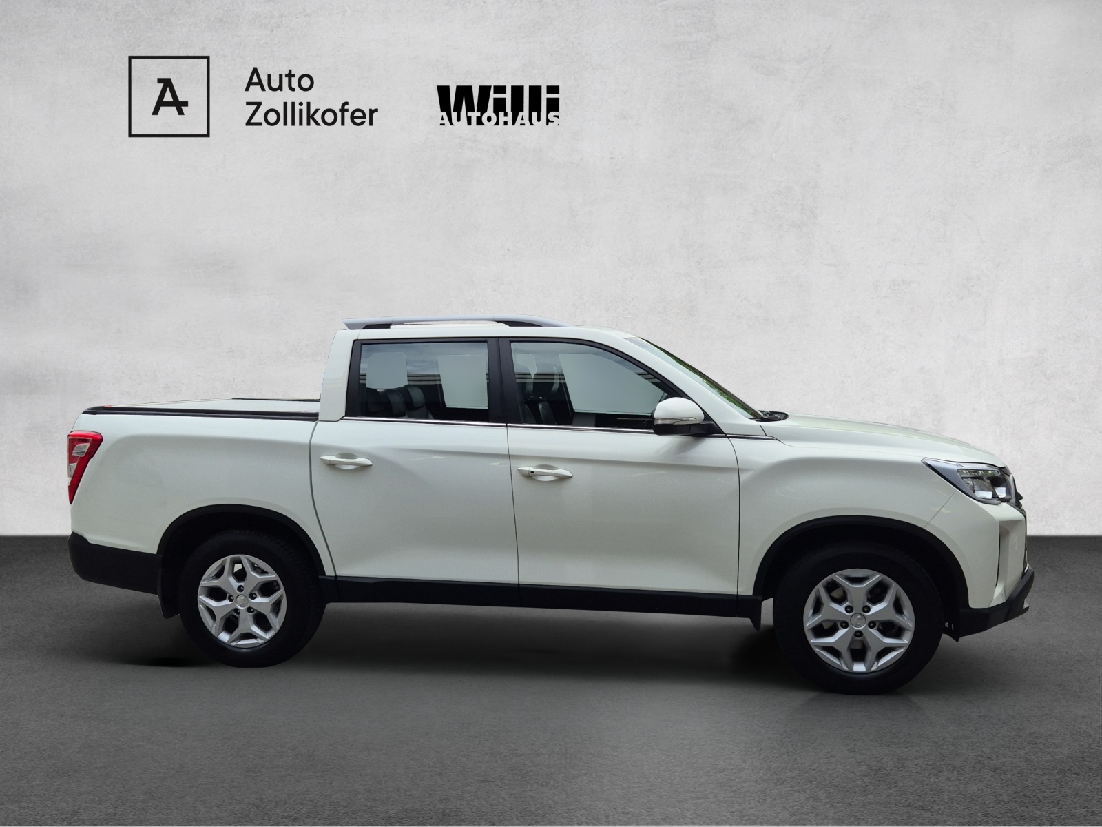 KGM-SsangYong Musso 2.2 e-XDI Sapphire-showroom-element-3