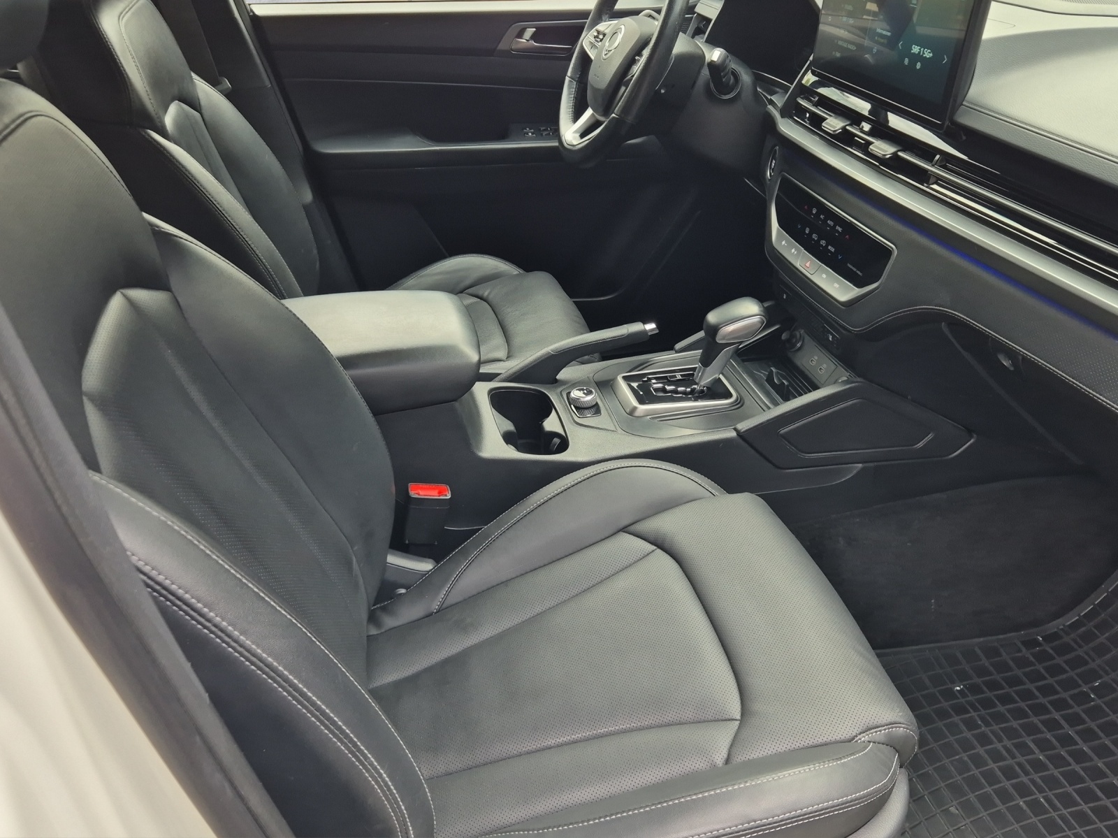KGM-SsangYong Musso 2.2 e-XDI Sapphire-image-10