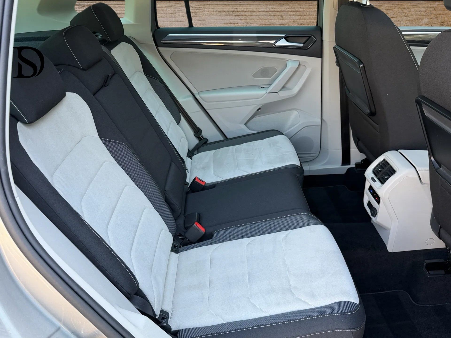 VW Tiguan 2.0 TDI SCR Highline4Motion DSG-image-12