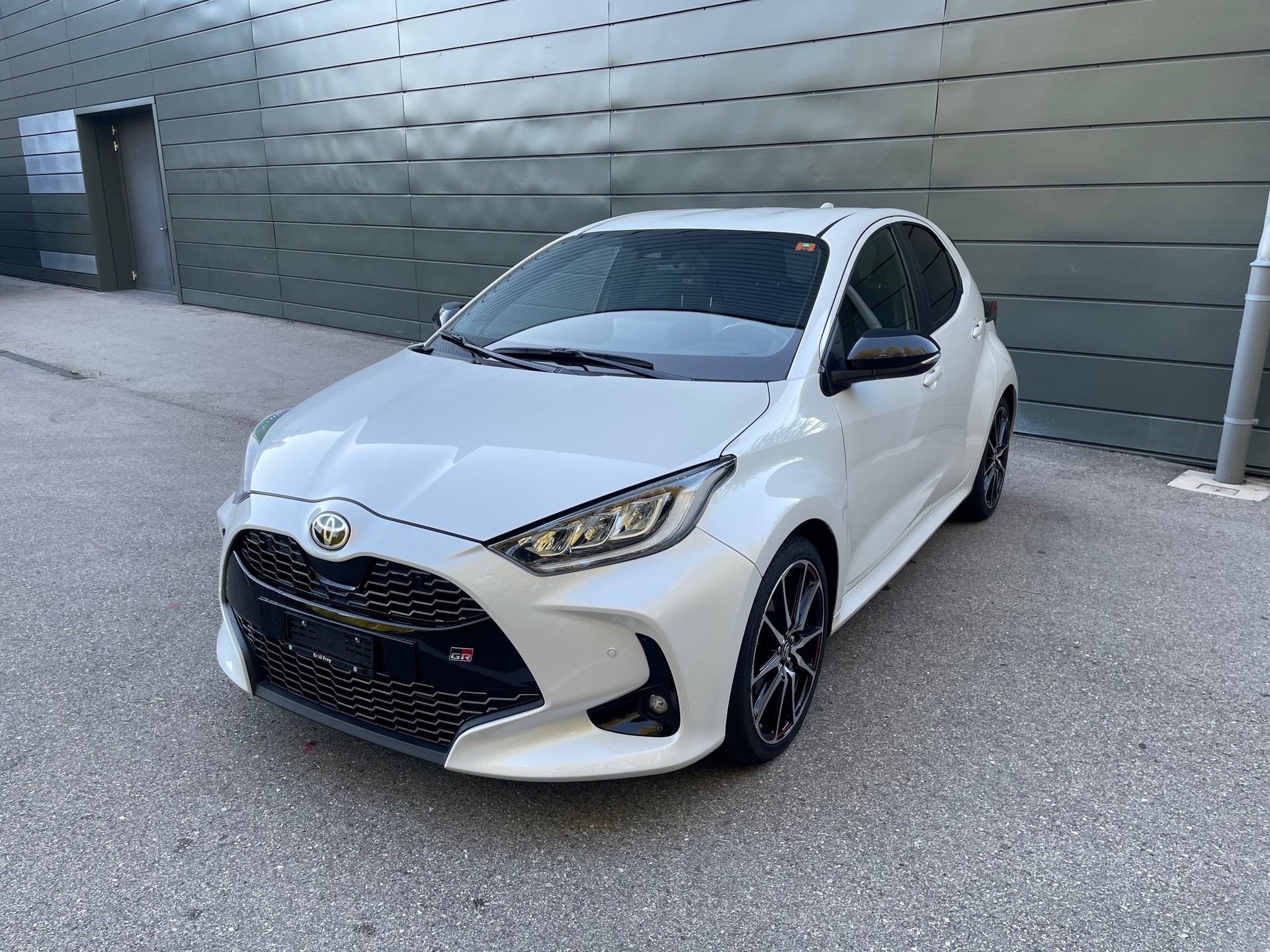 TOYOTA 1.5 VVT-i HSD GR Sport-image-1
