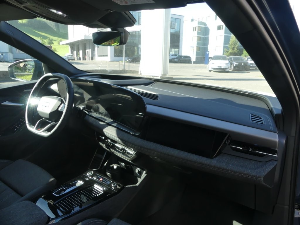 AUDI Q6 e-tron quattro-image-8