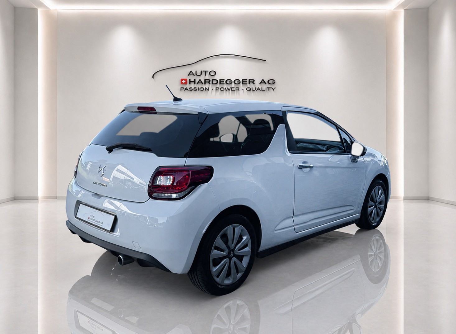 DS AUTOMOBILES DS3 1.6 16V e-HDi SO Chic inkl. Garantie!-showroom-element-1