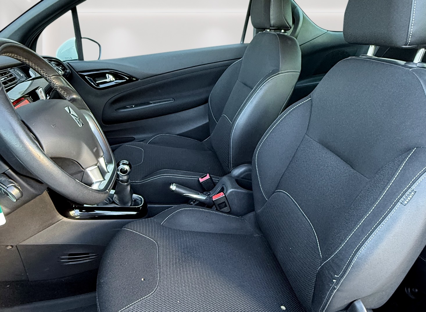 DS AUTOMOBILES DS3 1.6 16V e-HDi SO Chic inkl. Garantie!-image-9