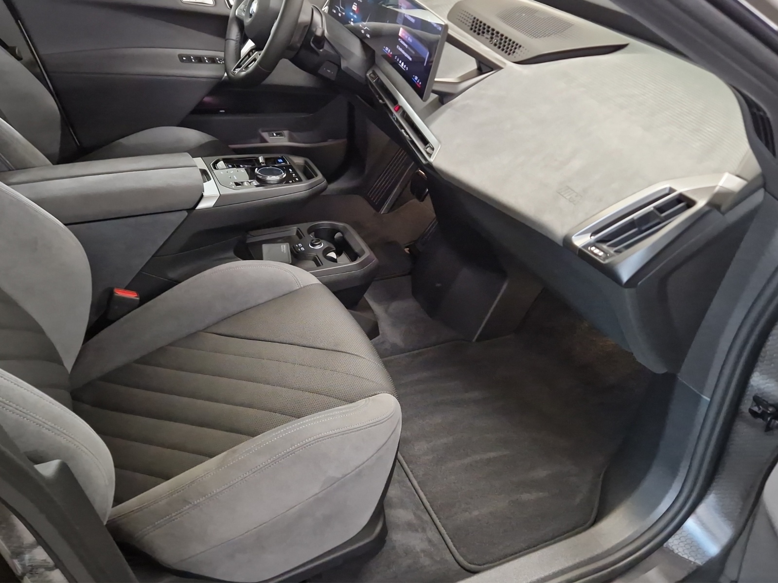 BMW iX xDrive60 M Sport Pro-image-4