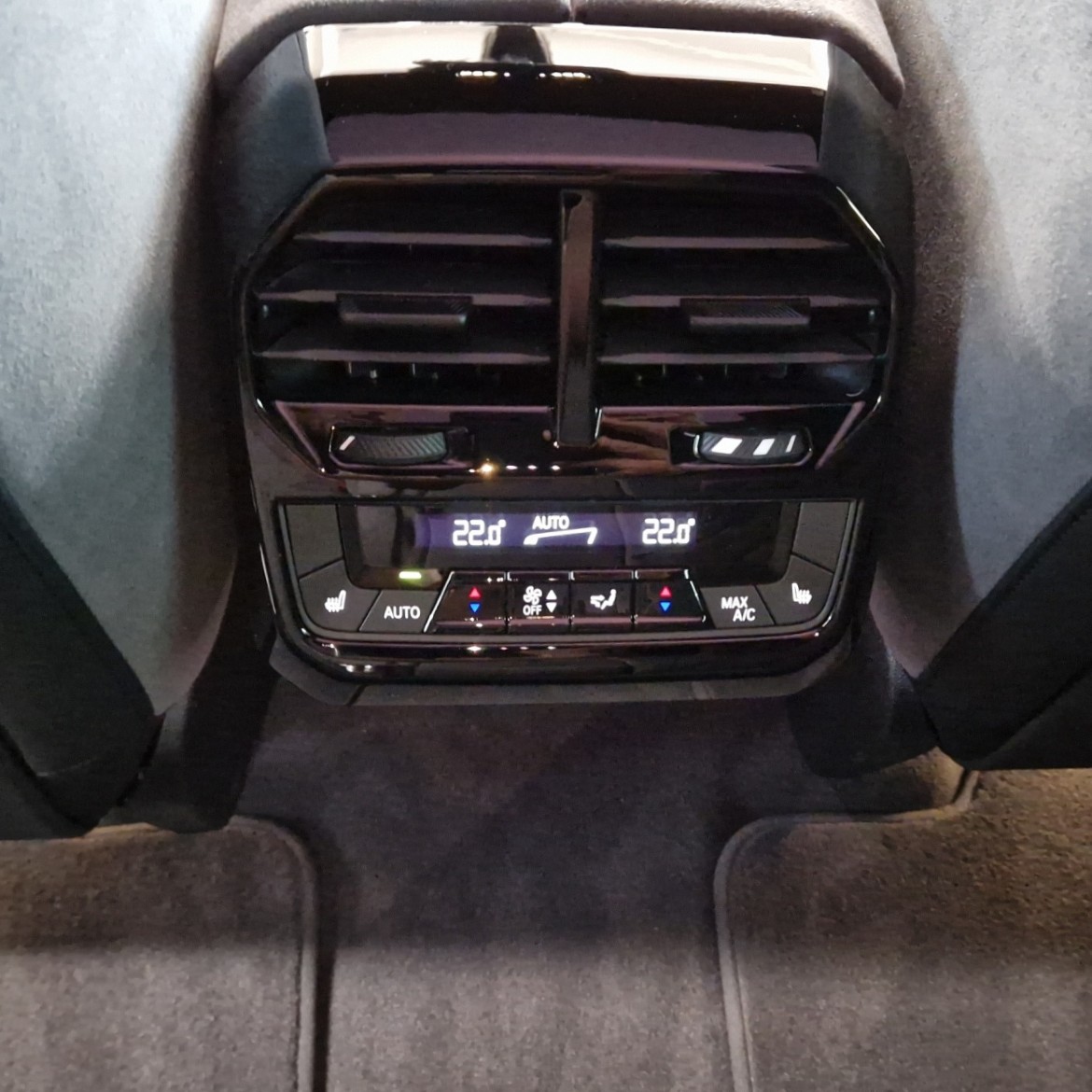 BMW iX xDrive60 M Sport Pro-image-16