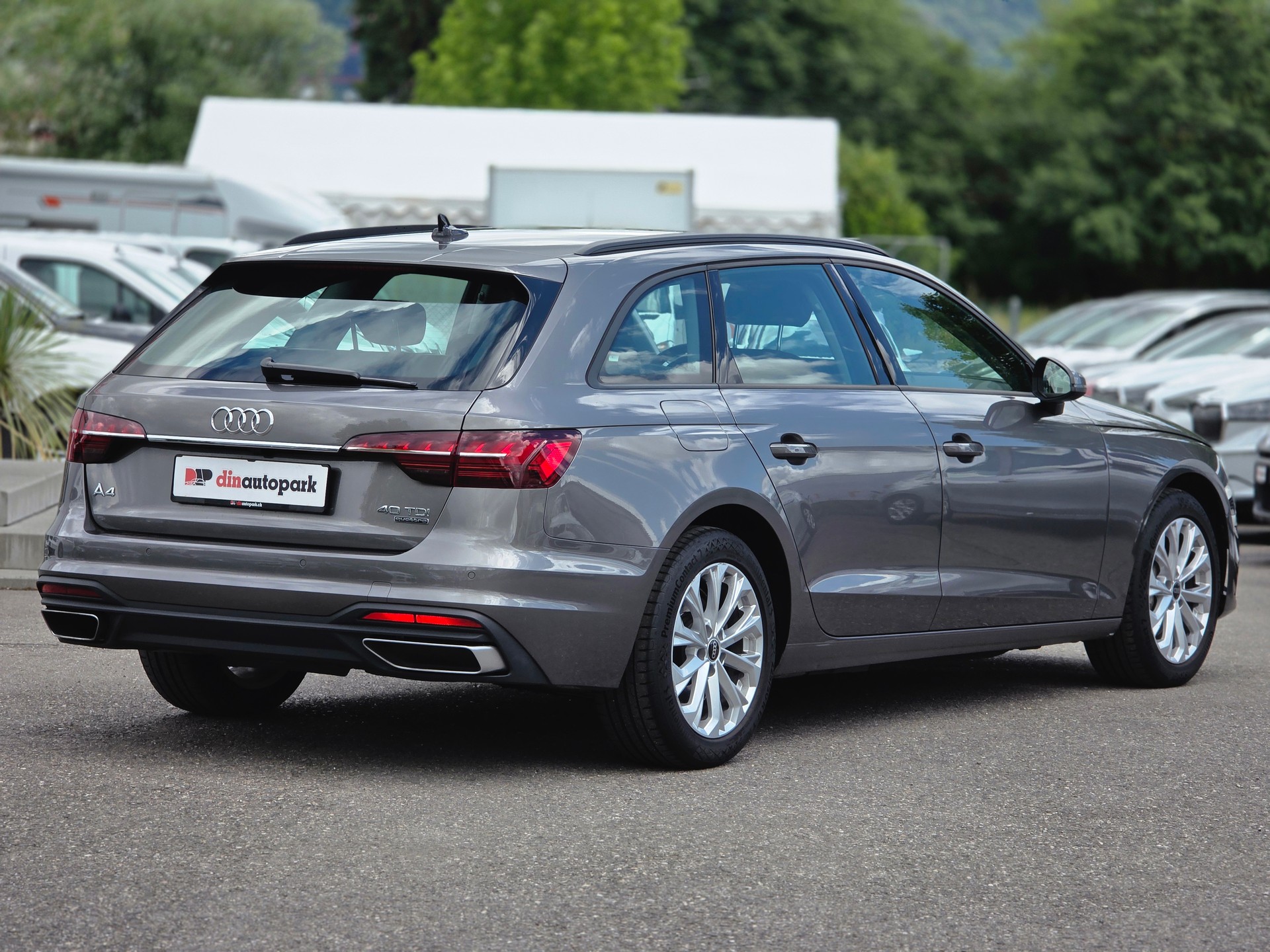 AUDI A4 Avant 40 TDI Attraction Quattro S-tronic * CH-Fahrzeug * Frisch ab MFK *-image-5