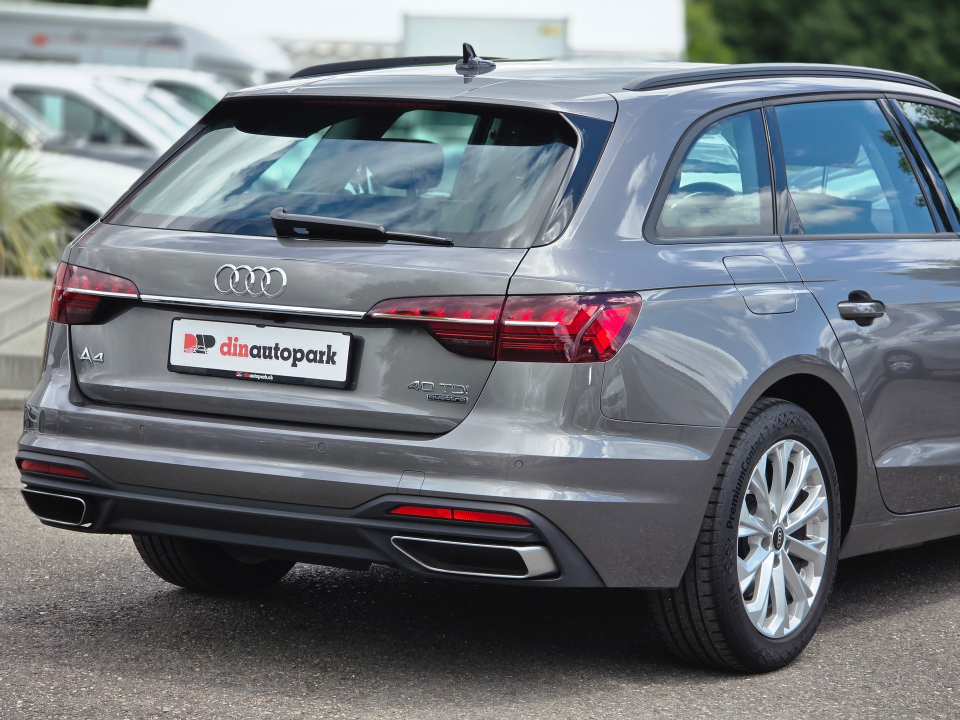 AUDI A4 Avant 40 TDI Attraction Quattro S-tronic * CH-Fahrzeug * Frisch ab MFK *-image-6