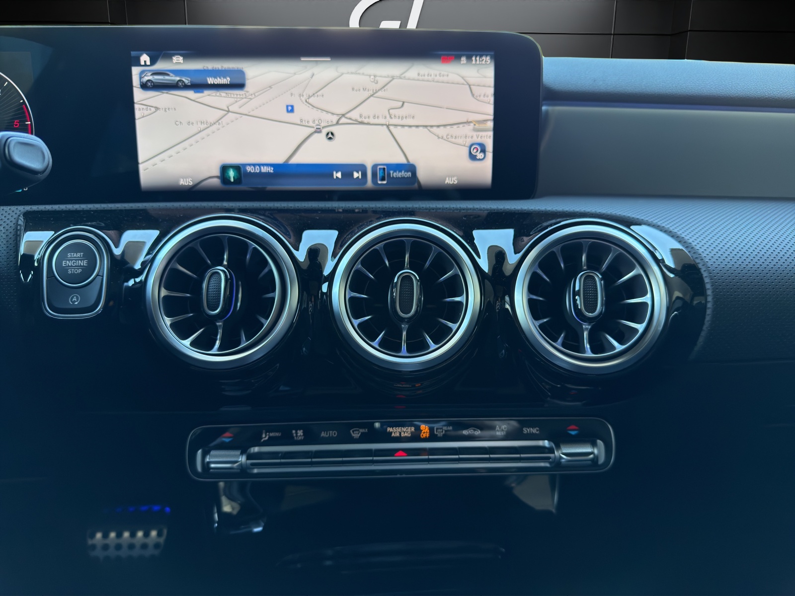 MERCEDES-BENZ A 180 d 8G-DCT-image-11