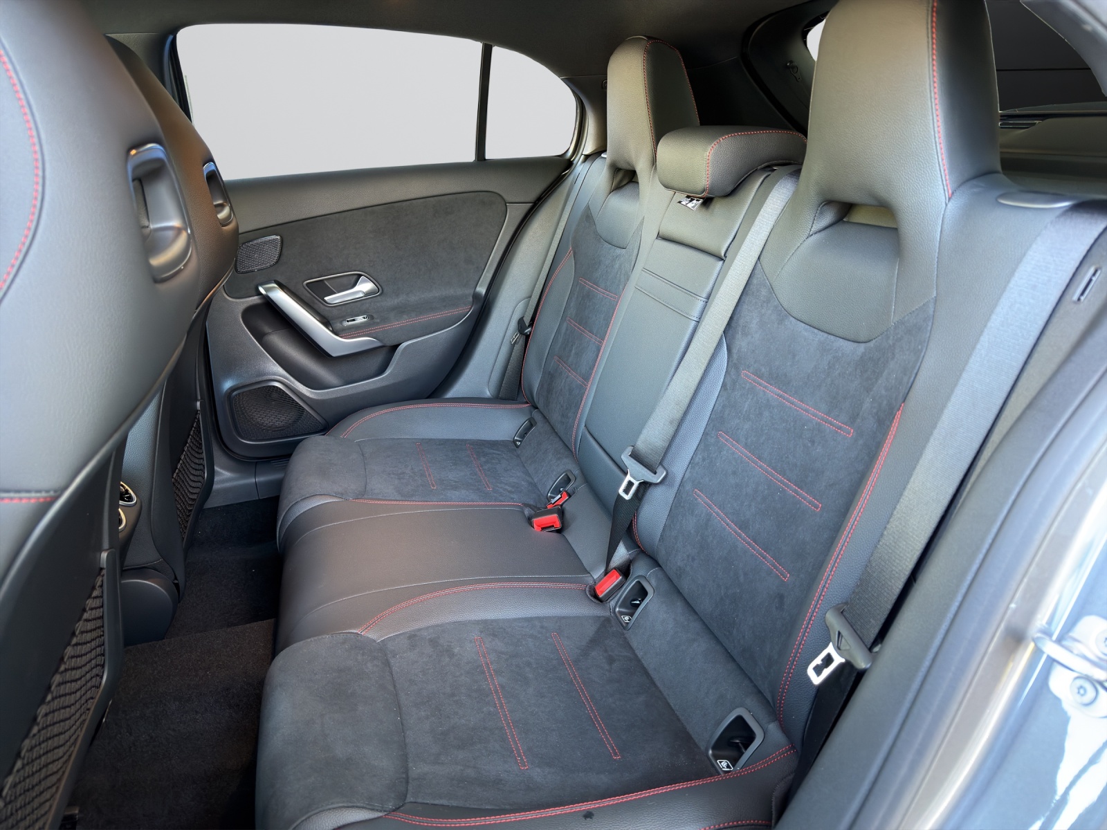 MERCEDES-BENZ A 180 d 8G-DCT-image-13