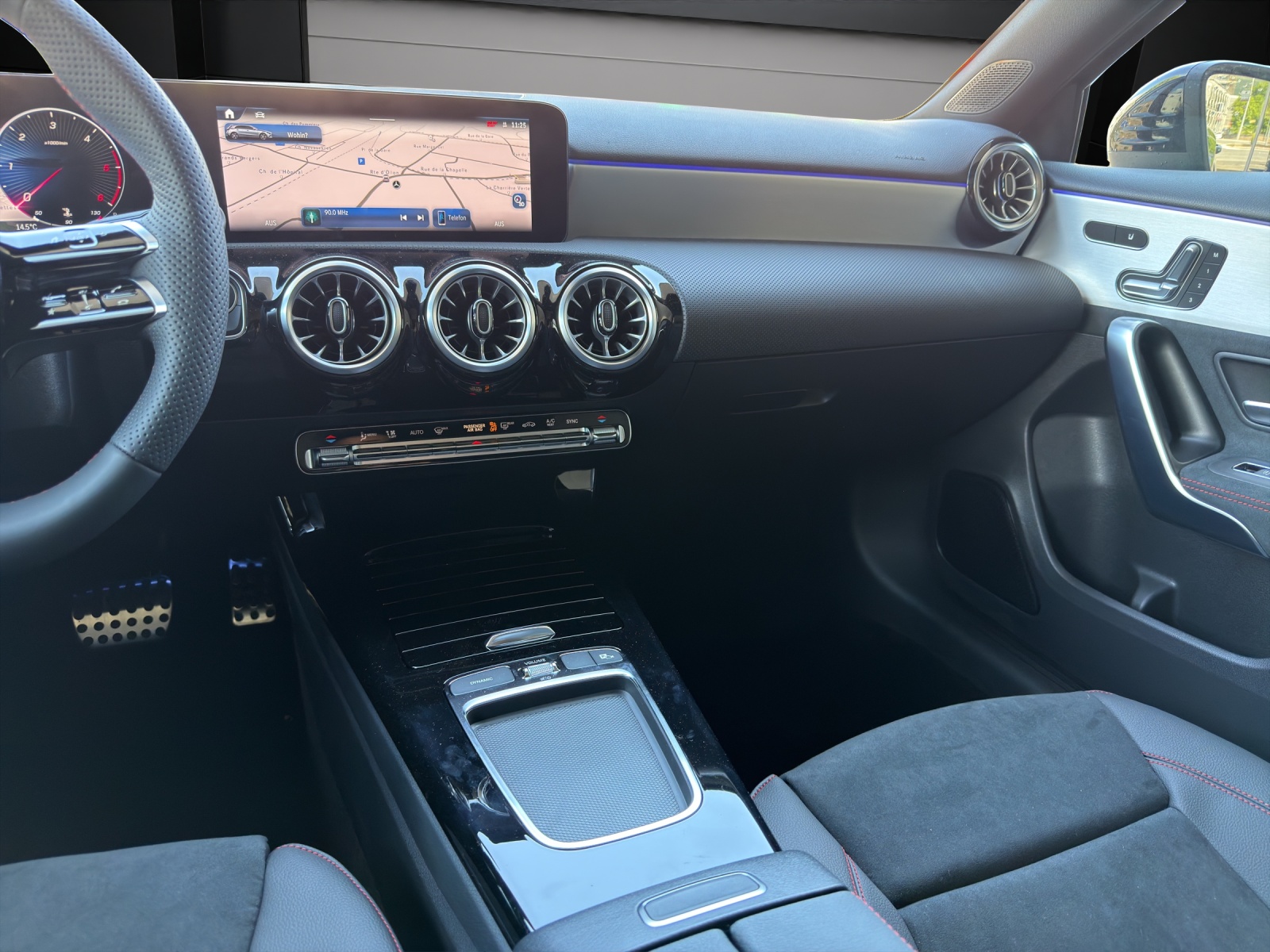 MERCEDES-BENZ A 180 d 8G-DCT-image-9