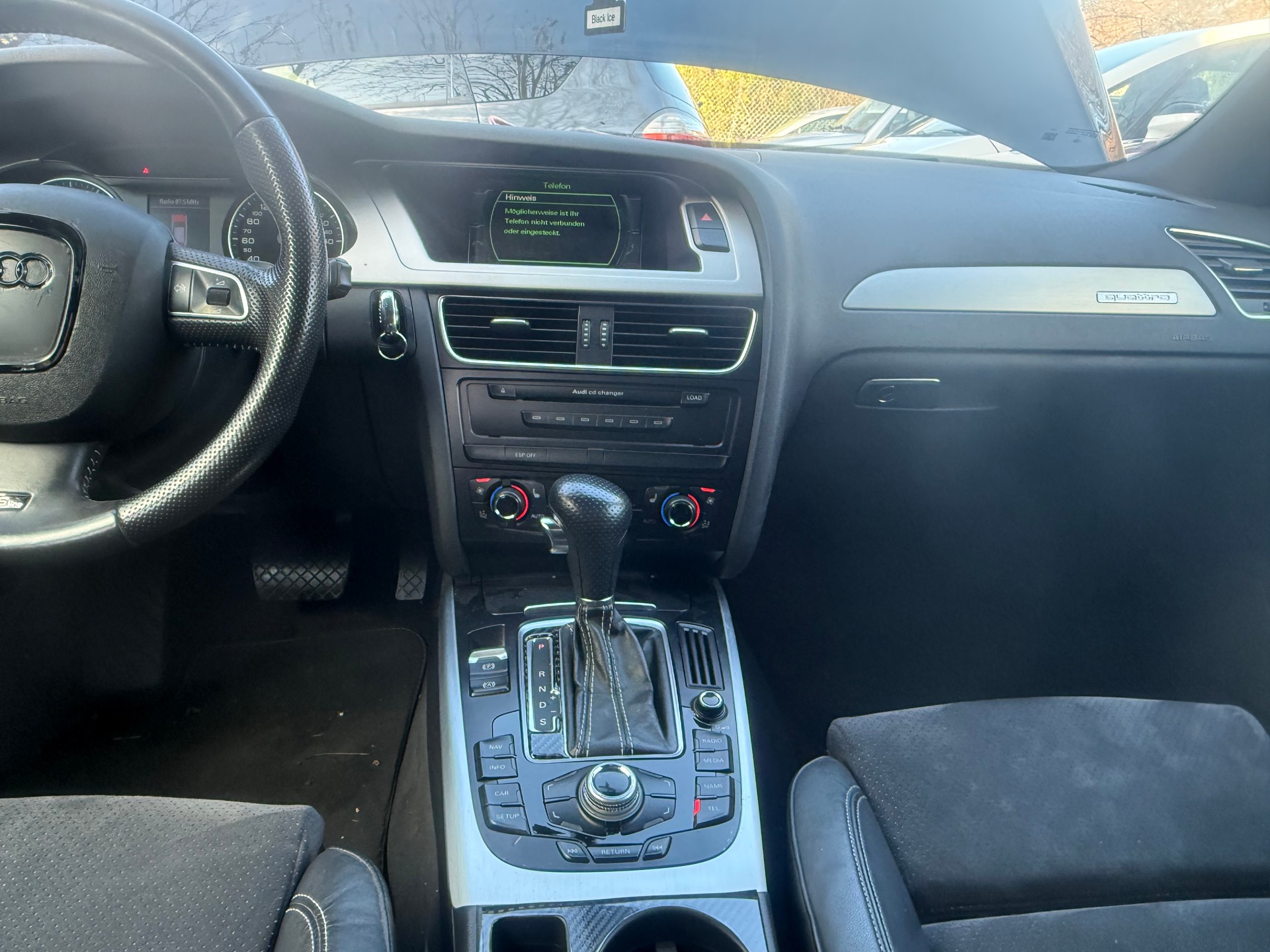 AUDI A4 Avant 3.2 FSI quattro tiptronic-image-12