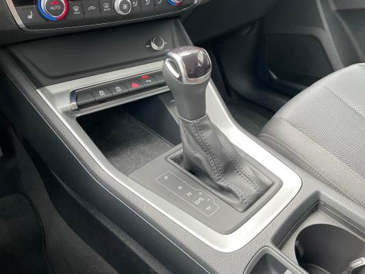 AUDI Q3 40 TFSI quattro-image-13