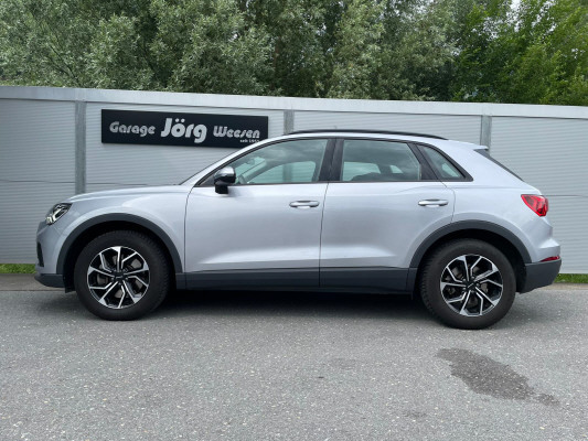 AUDI Q3 40 TFSI quattro-image-2