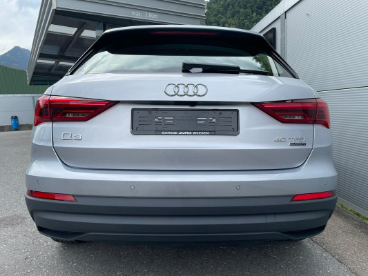 AUDI Q3 40 TFSI quattro-image-4