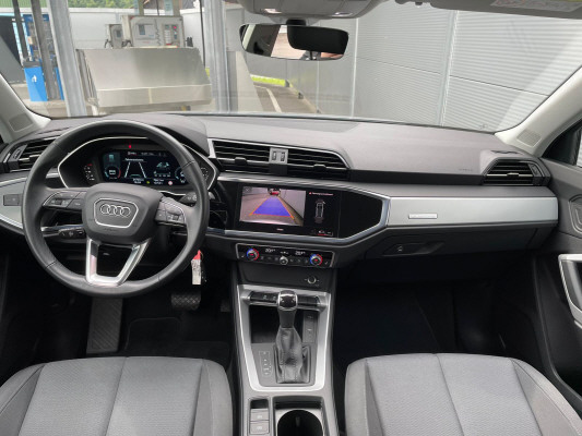 AUDI Q3 40 TFSI quattro-image-5
